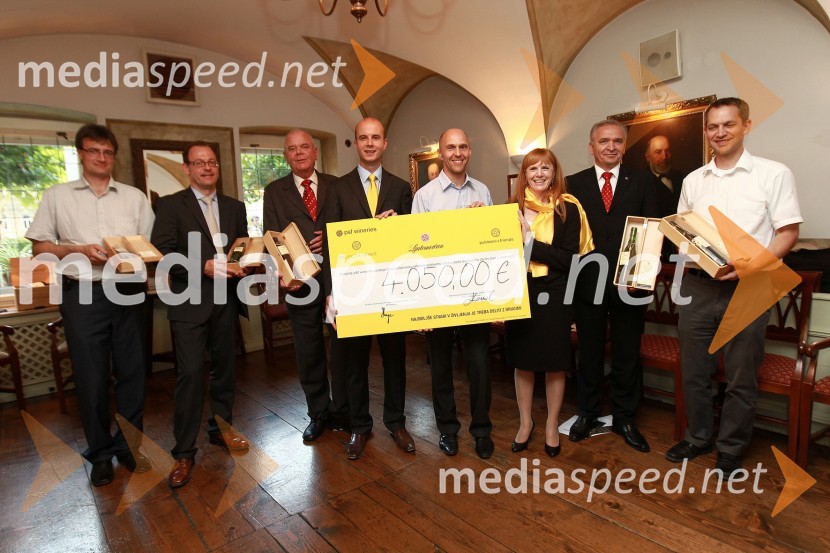 Janko Puklavec, solastnik podjetij P&F Jeruzalem Ormož in P&F Ljutomerčan, Mitja Herga, direktor za enologijo ter razvoj vinogradništva in vinarstva pri P&F Jeruzalem Ormož ter P&F Jeruzalem Ljutomer, mag. Robert Cugelj, generalni direktor URI Soča, Andreja Komel, direktorica za trženje, finance in splošne zadeve pri P&F Jeruzalem Ormož ter P&F Jeruzalem LjutomerMlado in staro za dobrodelnost: Predstavitev novega letnika vin in dobrodelna dražba P&F Jeruzalem Ormož in Ljutomer