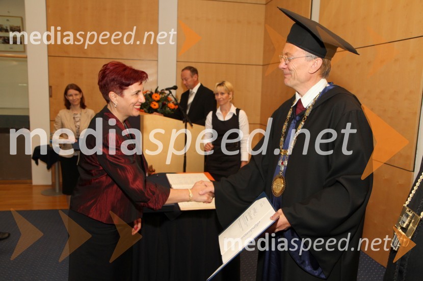 Dr. Elizabeta Mičović, Fakulteta za varnostne vede in prof. dr. Danijel Rebolj, rektor Univerze v MariboruUniverza v Mariboru, Promocija doktorjev znanosti