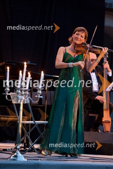 Katica Illenyi, violinistkaKresna noč 2011, druženje Lions kluba Ljubljana Iliria
