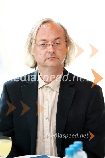 Prof. dr. Oto Rimele, prorektor za področje umetnosti UMVodstvo Univerze v Mariboru