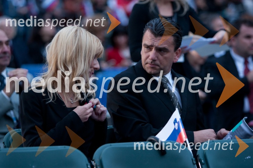 Barbara Žgajner Tavš in Sašo Peče, podžupan mesta MariborOsrednja državna počastitev dneva državnosti in 20. obletnice samostojnosti Slovenije