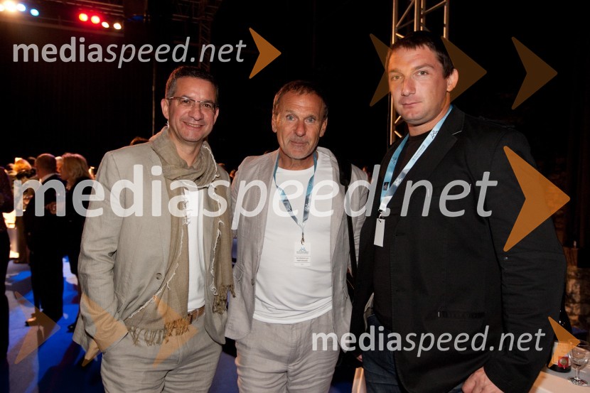 	Rajmond Debevec, strelec z malokalibrsko puško, Viki Grošelj, alpinist in Primož Kozmus, atletOsrednja državna počastitev dneva državnosti in 20. obletnice samostojnosti Slovenije