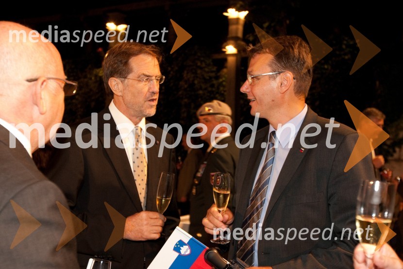 Lojze Peterle, politik in Marjan Podobnik, politikOsrednja državna počastitev dneva državnosti in 20. obletnice samostojnosti Slovenije