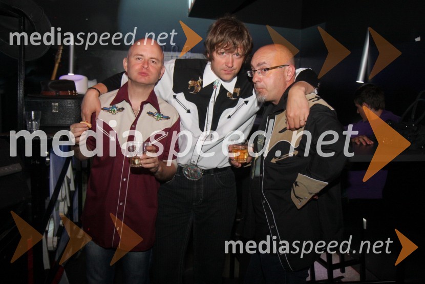 Boštjan Podlesnik, basist, Franci Podbrežnik, moderator in glasbenik ter Božidar A.Kolerič, klavir in kitara19. Festival Lent 2011, otvoritveni vikend- petek