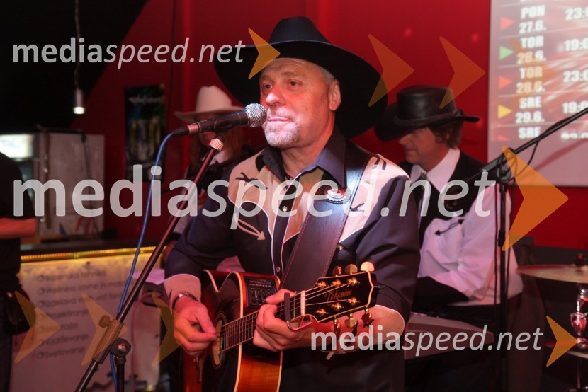 Milan Pečovnik - Pidži, pevec19. Festival Lent 2011, otvoritveni vikend- petek