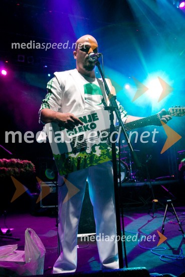 Jure Karas, Slon in Sadež19. Festival Lent 2011, otvoritveni vikend- petek