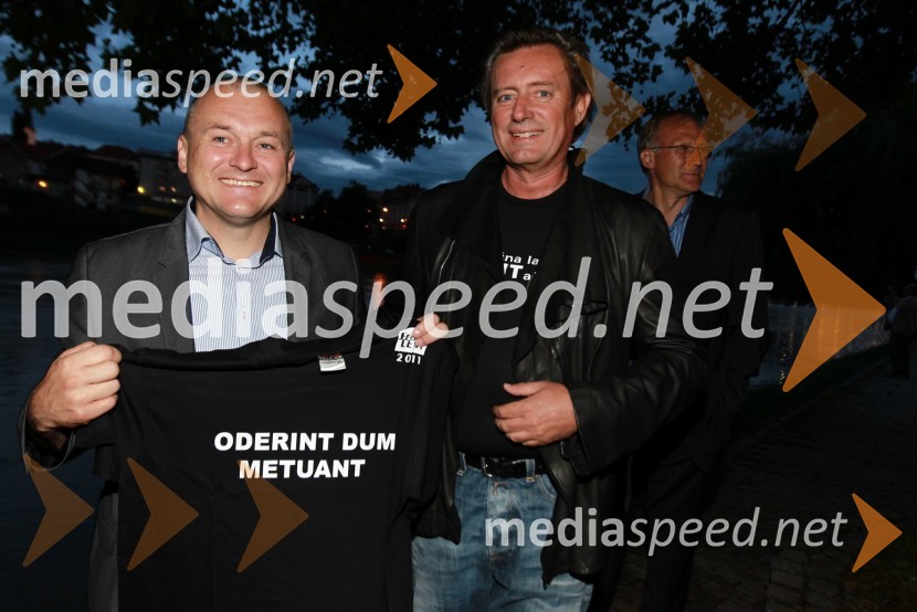 Franc Kangler, župan Mestne občine Maribor in njegova majica  z rekom Caligule: 