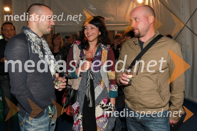 Štefko Bratkovič, moderator Radia Center, Polona Požgan, moderatorka na radiu Center in David Irgolič, glavni in odgovorni urednik radia Center19. Festival Lent 2011, otvoritveni vikend- petek