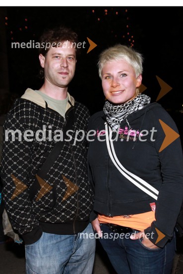 Peter Auguštiner in Ana Praznik, nekdanja članica skupine Bepop19. Festival Lent 2011, otvoritveni vikend- petek