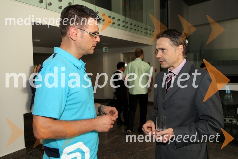 Damir Mlakar, strokovni sodelavec službe za mednarodno in meduniverzitetno sodelovanje UM in Igor Kurnik, vodja prodajeSprejem za poslovne partnerje in turistične delavce hotela City Maribor