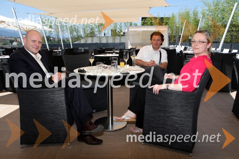 Janez Tomažič, direktor KK Maribor, Sebastjan Harc, vodja prodaje HIT Šentilj d.d. in Tina Ferlič, poslovna sekretarka EFT GroupSprejem za poslovne partnerje in turistične delavce hotela City Maribor