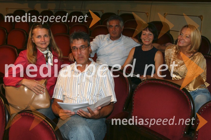 Strokovna komisja: Urška Čop Šmajgert, Vojko Sviligoj, Ivo Umek, Ivanka Mulec Ploj in Aida MurtovičFestival narečne popevke