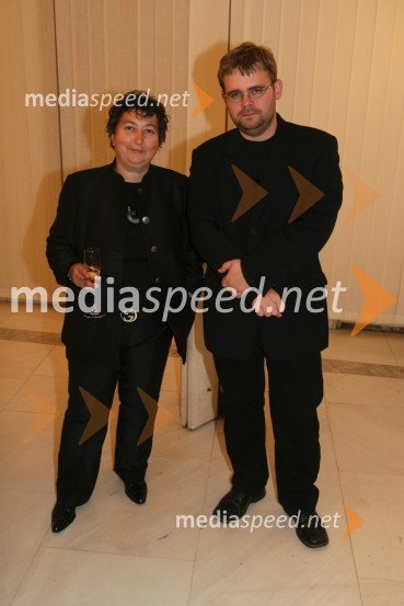 Dragica Petrovič, režiserka in producentka ter Alan KavčičFestival narečne popevke