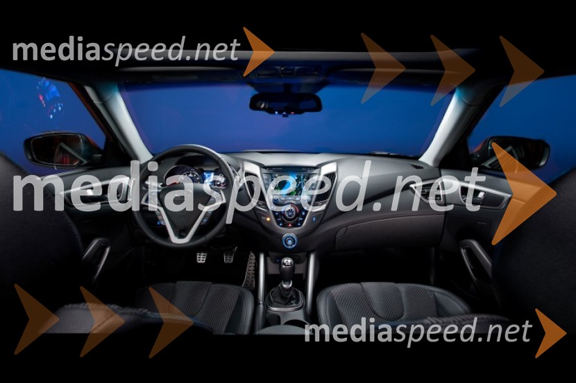 Hyundai Veloster 2012 - notranjostHyundai Veloster 2012, slovenska predstavitev