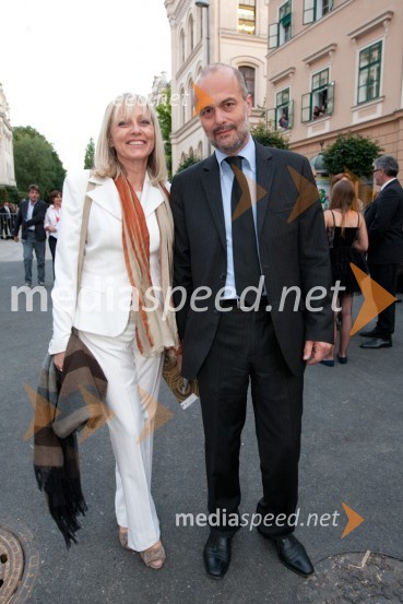 Barbara Volčič Lombergar in soprog Janez Lombergar, direktor Televizije SlovenijaFestival Ljubljana 2011, otvoritev