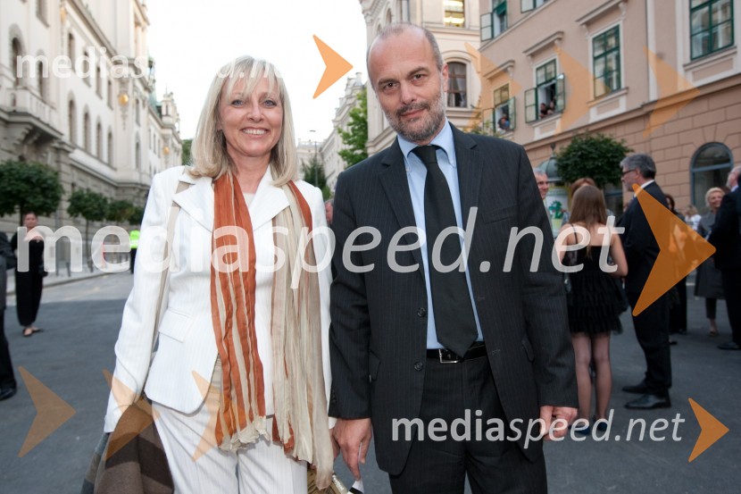 	Barbara Volčič Lombergar in soprog Janez Lombergar, direktor Televizije SlovenijaFestival Ljubljana 2011, otvoritev