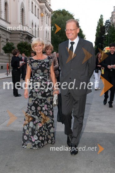 Sonja Poljanšek - Škrabec, lastnica Welness centra Sunny in lokala Sunny cafe ter soprog Janez Škrabec, direktor podjetja Riko d.o.o.Festival Ljubljana 2011, otvoritev