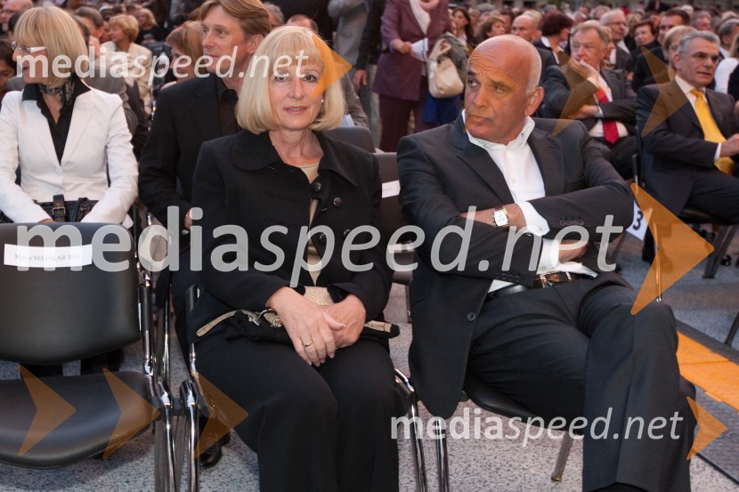 Jadranka Dakić, podžupanja Mestne občine Ljubljana s soprogomFestival Ljubljana 2011, otvoritev