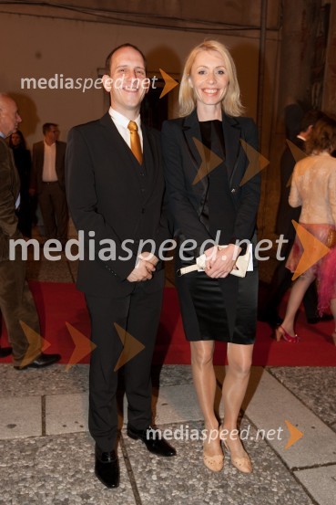 Gregor Jagodič, odnosi z javnostjo Univerze v Ljubljani in Maja Cestnik, novinarkaFestival Ljubljana 2011, otvoritev