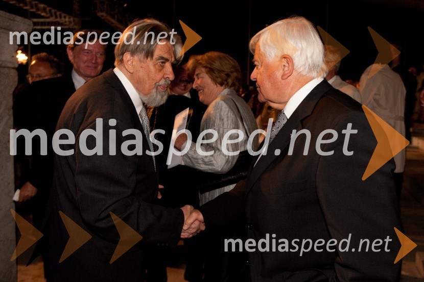 Ciril Zlobec, literat in Milan Kučan, prvi predsednik Republike SlovenijeFestival Ljubljana 2011, otvoritev