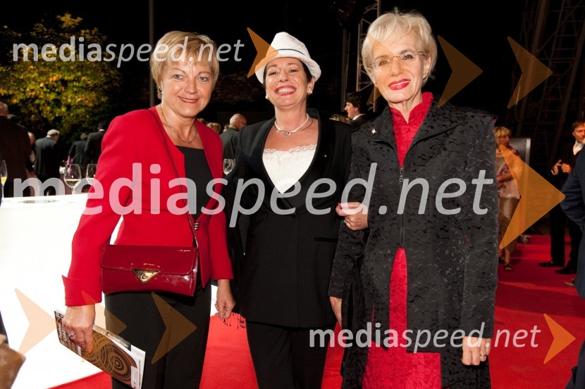 mag. Vojka Ravbar, generalna sekretarka SKB, Milenka Knez, Mial media marketing in Metka Premerl, slavistkaFestival Ljubljana 2011, otvoritev