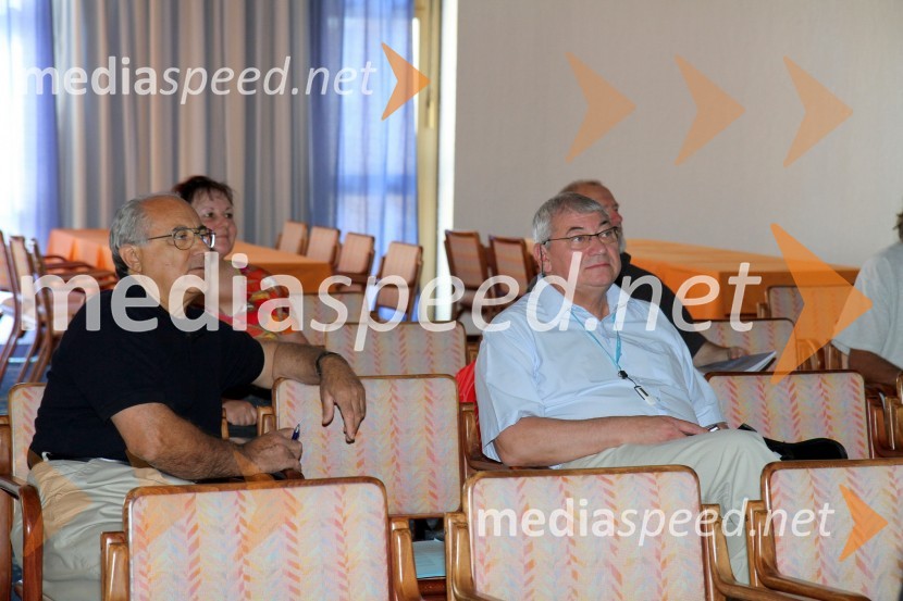 ... in prof. dr. Mario Plenković, predsednik programskega odbora mednarodne konference Družba in tehnologijaMednarodna konferenca Družba in tehnologija