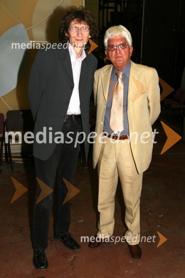 Adi Smolar, glasbenik ter član komisije in Igor Prah, režiser prenosaFestival narečne popevke