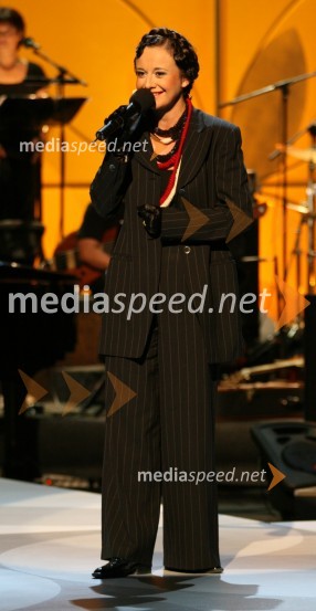 Lara Jankovič, voditeljica festivalaFestival narečne popevke