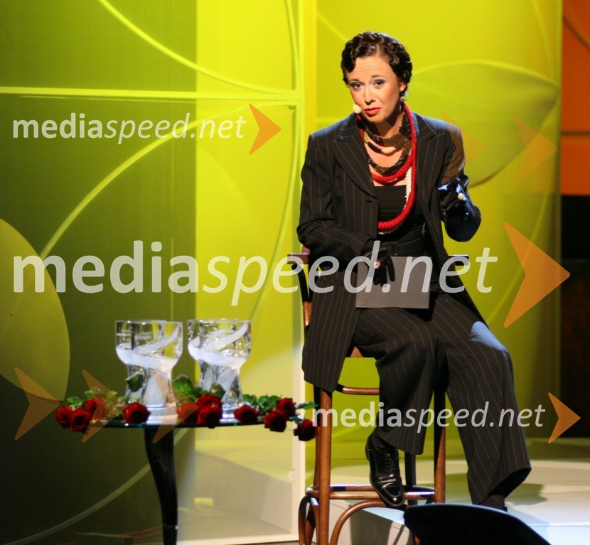 Lara Jankovič, voditeljica festivalaFestival narečne popevke