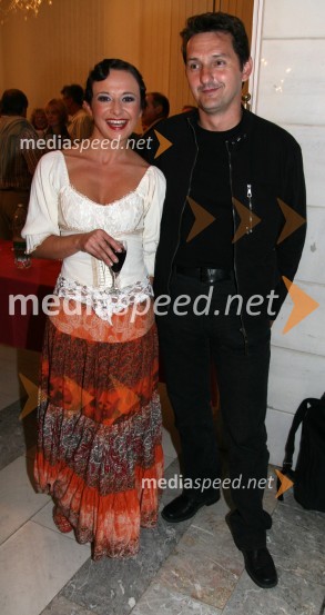 Lara Jankovič, voditeljica festivala in Tomaž Letnar, scenaristFestival narečne popevke