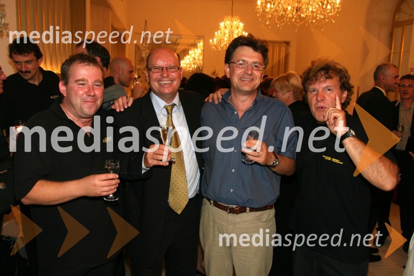 Primož Grašič, kitarist, Boris Rošker, Grega Forjanič in Ratko Divjak, glasbenikiFestival narečne popevke