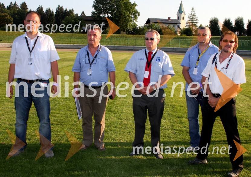 Tomaž Požrl, direktor dirke, Janez Tomažič, pomočnik direktorja dirke, Dickie Staff, Velika Britanija, predsednik žirije UEM, Igor Kolenko, delegat AMZS, Thierry Bouin, Francija, glavni sodnik
Speedway, EP mladincev do 19 let, finale 2011