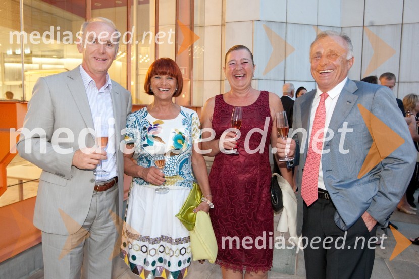Jože Mermal, predsednik uprave BTC, Maruša Glavan, direktorica podjetja Manet, Irena Mermal in 	Tone Glavan, nekdanji pomočnik guvernerja za DistrictFestival Ljubljana 2011, Orkester Filharmonica Della Scala
