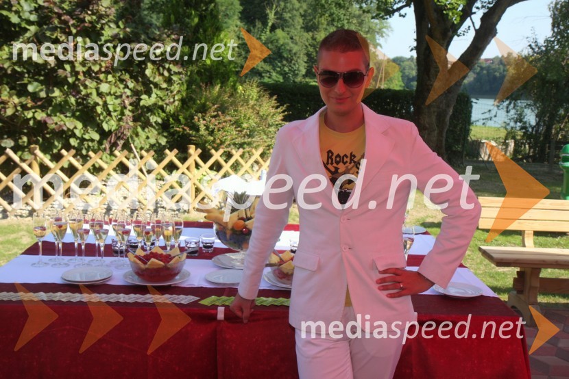 Damjan Murko, pevecDamjan Murko, predstavitev nove pesmi Slavček