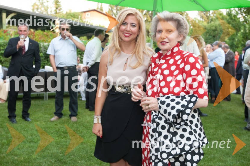 Nesrin Farouk, soproga Egiptovskega veleposlanika v Sloveniji in Jasmin Petan Malahovsky, hčerka Žarka Petana in predsednica Društva slovensko-škotskega prijateljstvaSprejem egiptovskega veleposlanika