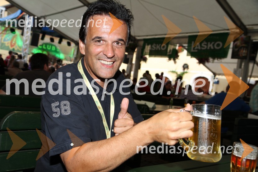 Reno Čibej, pevec skupine KingstonPivo in cvetje 2011, VIP dogajanje