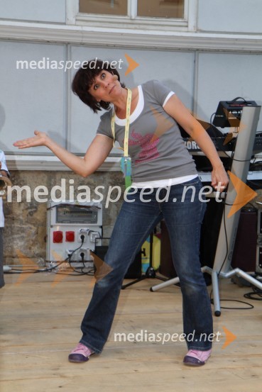 Damjana Golavšek, pevkaPivo in cvetje 2011, VIP dogajanje