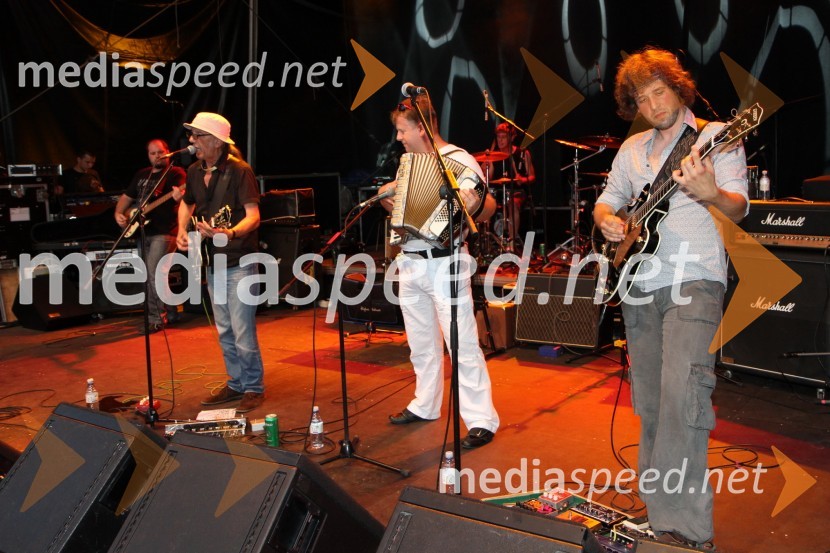 	Skupina Don Mentony BandPivo in cvetje 2011, VIP dogajanje