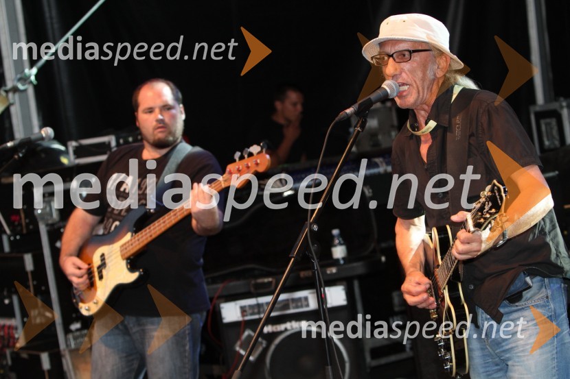 	Skupina Don Mentony BandPivo in cvetje 2011, VIP dogajanje