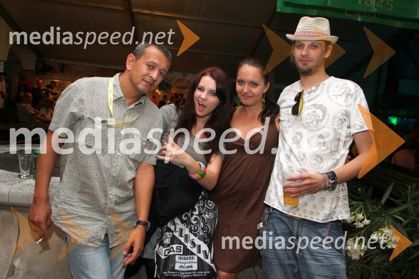 Skupina Papir, Maja Keuc in Ana Bezjak, pevkiPivo in cvetje 2011, VIP dogajanje