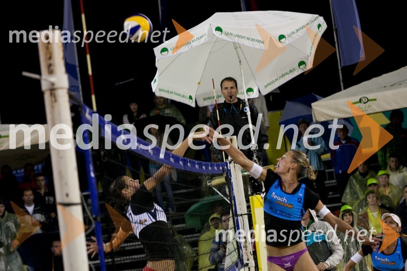 Lucia Čižmarova, odbojkarica na mivki Slovaška in Martina Jakob, odbojkarica na mivkiBeachMaster 2011