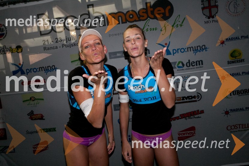 Andreja Vodeb in Martina Jakob, zmagovalkiBeachMaster 2011