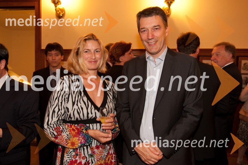 Matija Šenk, predsednik uprave KD Življenje zavarovalnica d.d. s soprogoFestival Ljubljana 2011: Koncert kitajskega filharmoničnega orkestra Hangdžov