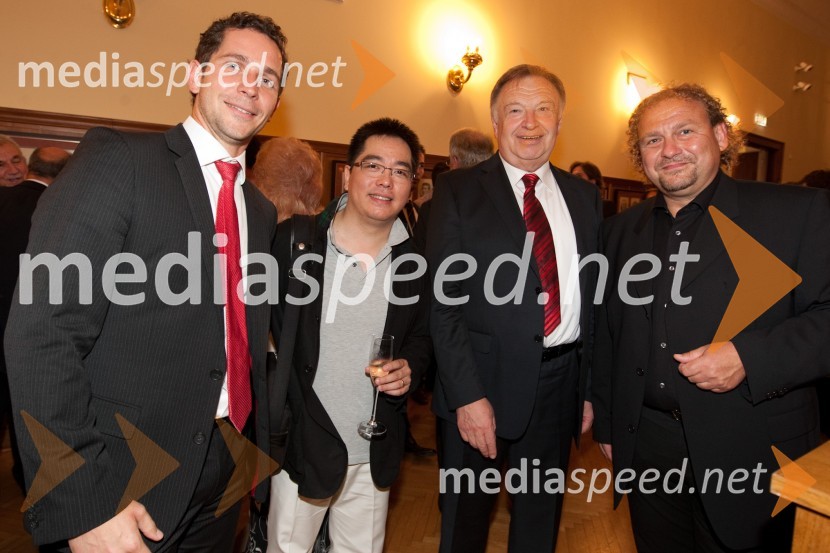 Miha Žerko, predsednik uprave SRC, Jang Jang, dirigent, Ivan Žerko, SRC in Darko Brlek, direktor Festivala LjubljanaFestival Ljubljana 2011: Koncert kitajskega filharmoničnega orkestra Hangdžov