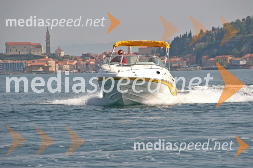Chaparral SSi 215Chaparral SSi 215, test