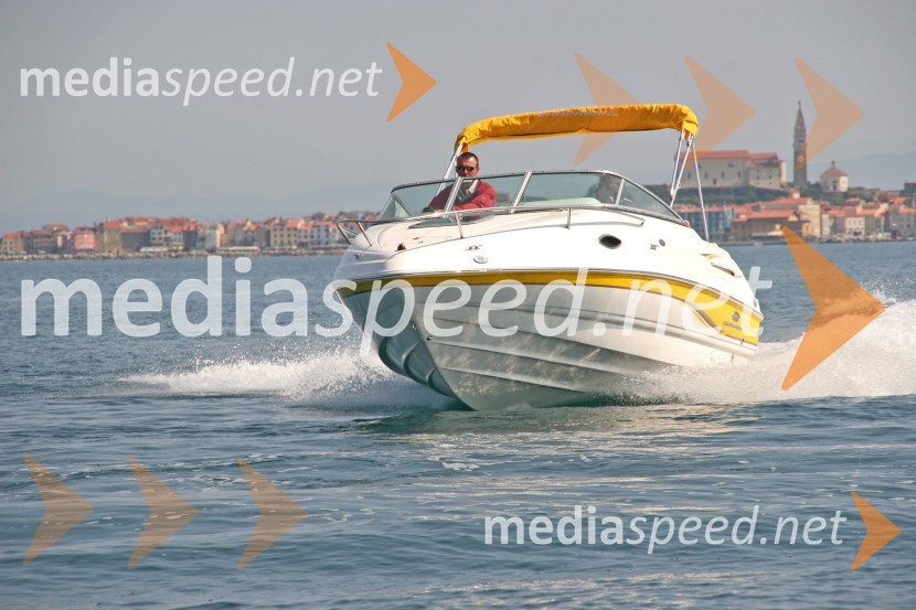 Chaparral SSi 215Chaparral SSi 215, test