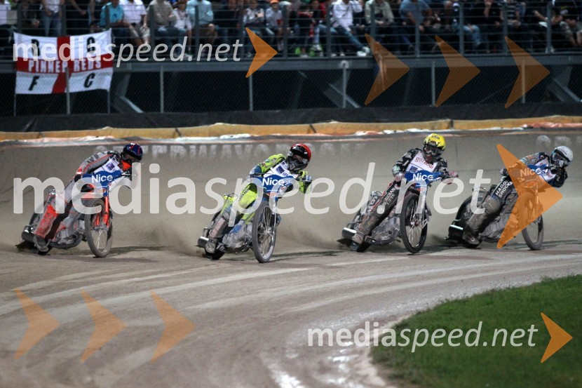 	Andreas Jonsson (Švedska), Kenneth Bjerre (Danska), Chris Harris (Velika Britanija) in Chris Holder (Avstralija)	 
Speedway Grand Prix 2011, VN Italije - 6. dirka