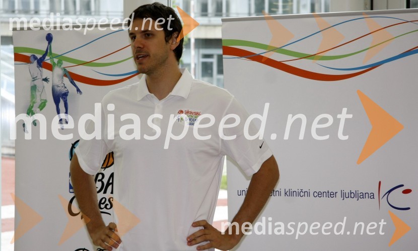Boštjan Nachbar, košarkarObisk predstavnikov NBA lige v Pediatrični kliniki UKC Ljubljana