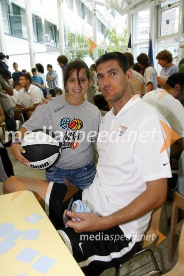 Bruno Šundov, košarkarObisk predstavnikov NBA lige v Pediatrični kliniki UKC Ljubljana