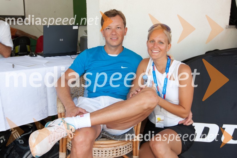Evgen Likl, izvršilni direktor sektorja marketing na Zavarovalnici Maribor d.d. in spremljevalka Anja Kolšek, višja svetovalka župana MOMVIP CUP 2011, 24. teniški turnir dvojic
